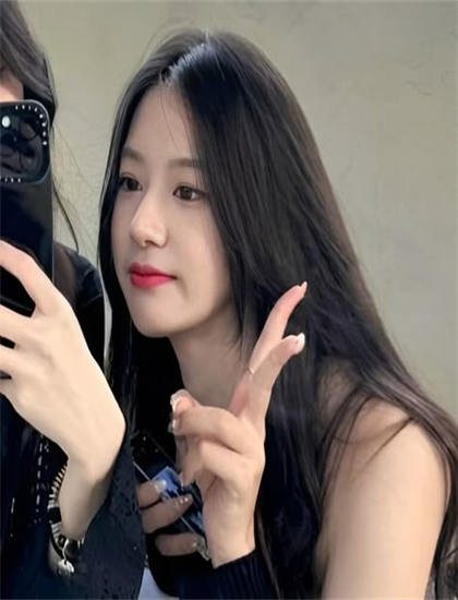 面包树上的女人_小乌酱黑白双丝榨精在线观看_看污片